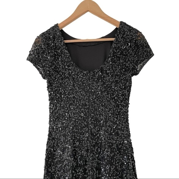NEW Adrianna Papell Scoop Back Sequin Gown In Black sz 2P - Picture 8 of 13